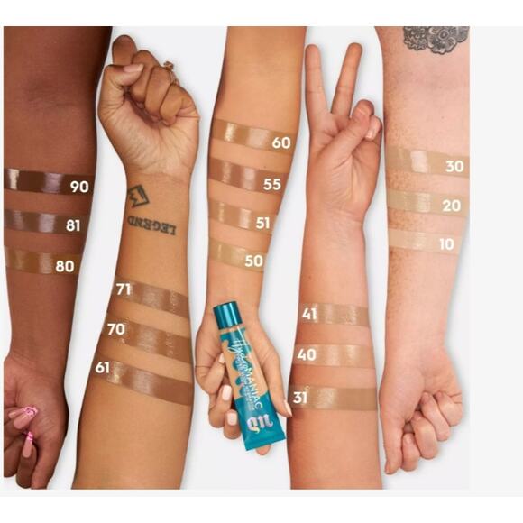 Urban Decay Hydromaniac Hydrating Dewy Foundation Shade 40 Light Medium 35ml - Picture 3 of 6